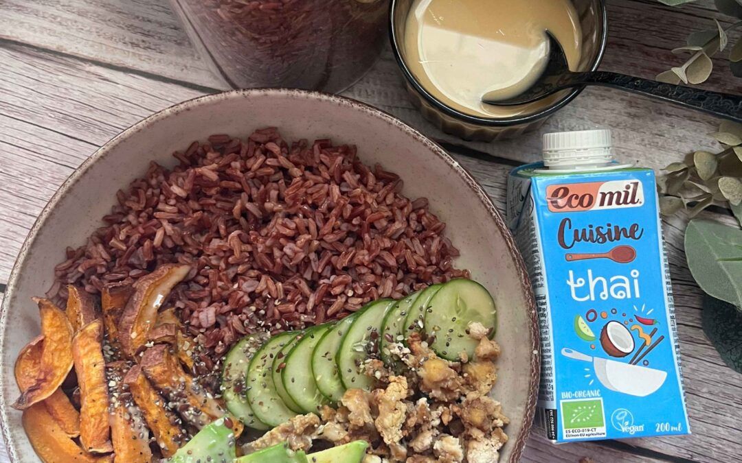This Vegan Buddha Bowl with Thai Sauce is a lifesaver