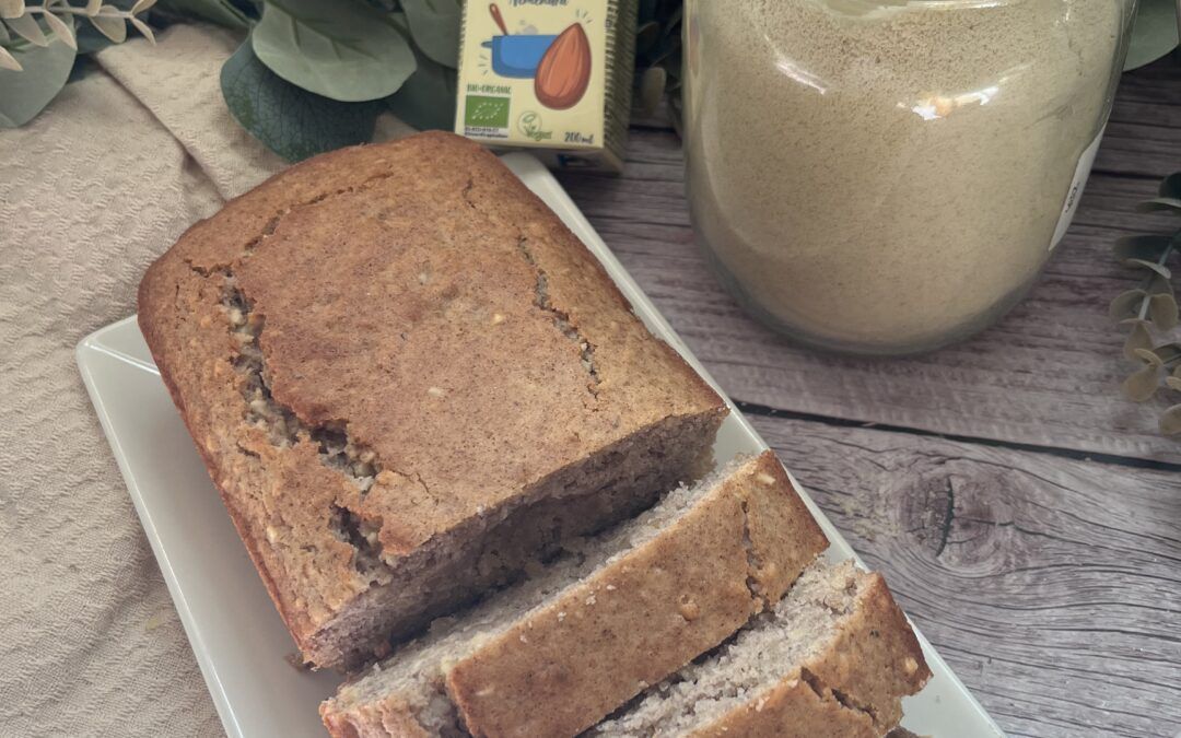 Bizcocho de almendra con nata vegetal